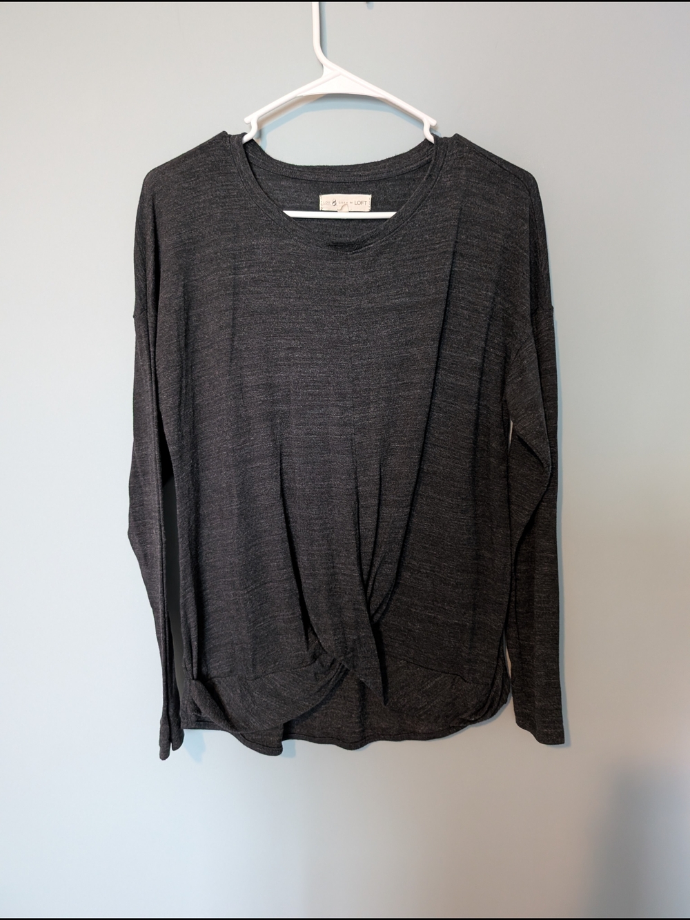 Lou & Grey Charcoal Twist-Front Long Sleeve Tee